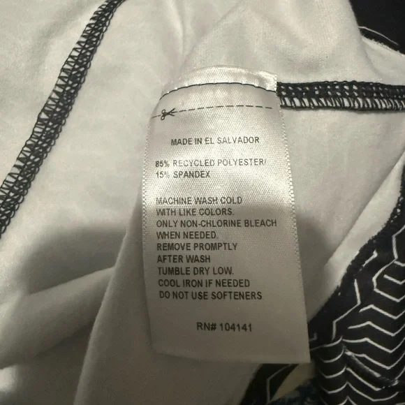 DSG Black & White Cold~Weather Zigzag Quarter-Zip Pullover – Women’s Medium - Picture 6 of 6